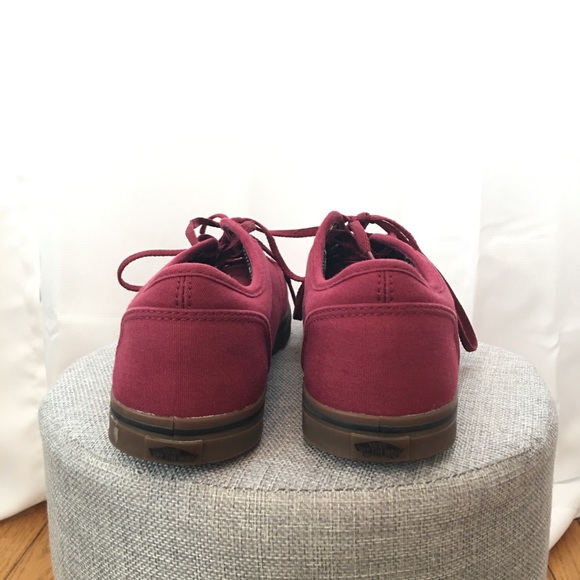 Vans - Picture 2 of 6